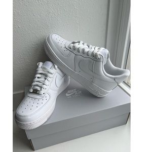 *BRAND NEW* Nike Women’s Air Force 1 ‘07